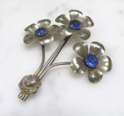 Vintage Sterling Silver Flower Brooch w/ Unknown Blue Stones ~ 11g ~ 11-B182