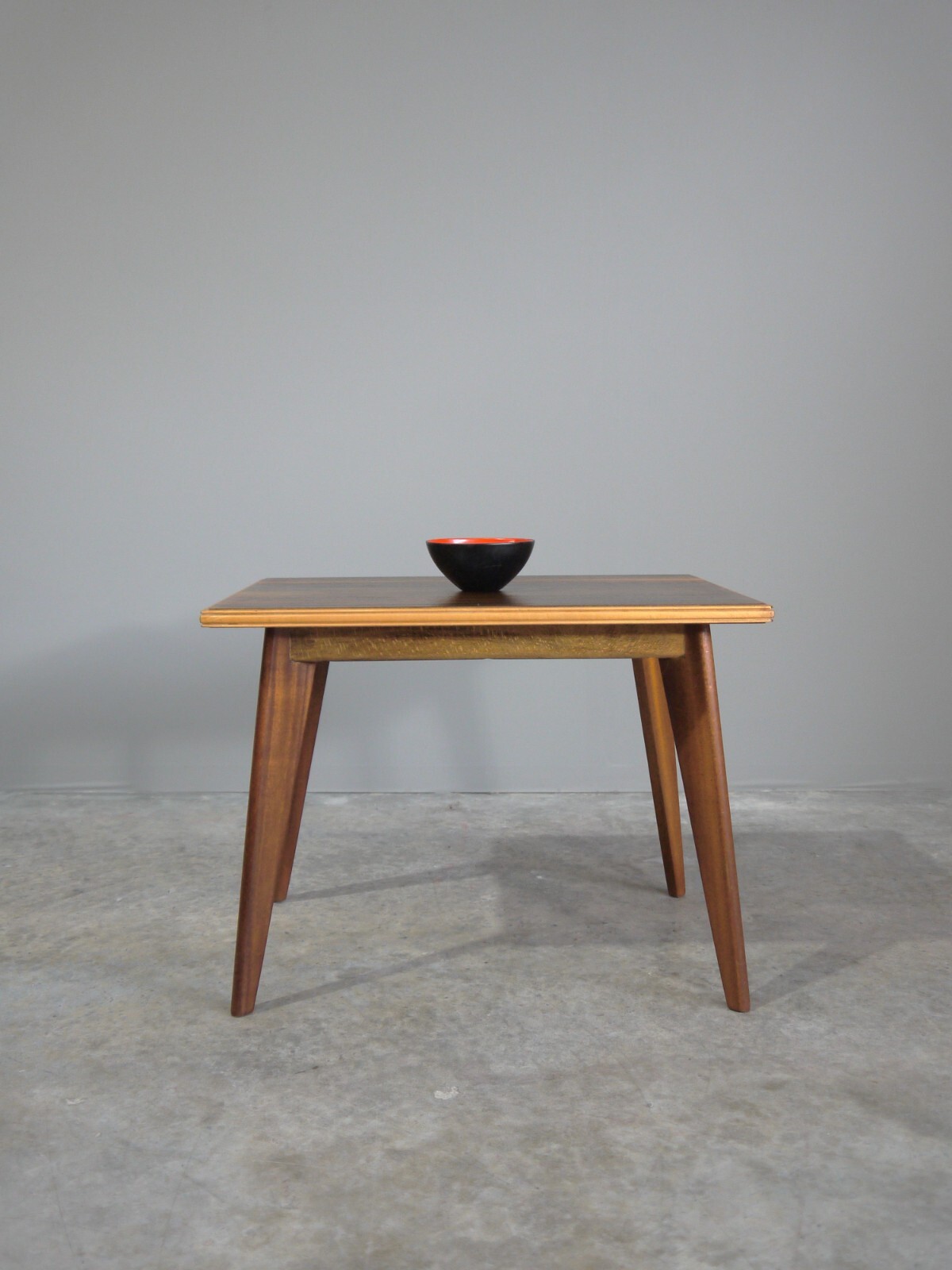 1950s VINTAGE ORIGINAL MORRIS OF GLASGOW SIDE TABLE RETRO WALNUT MID