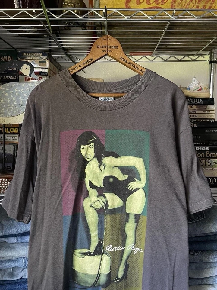 Sexy Camiseta Vintage Años 90 Bettie Page Pinup Dominatrix Gris Oscuro XL Gildan Foto 2 de 4