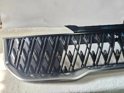 2025-2026 Kia Carnival KA4 PE Hybrid Front Grille w/Camera OEM 86350-R0500 - Image 1 of 4