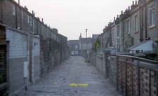 Photo 12x8 Ginnel between North View and Park Row Burley in Wharfedale  c1984