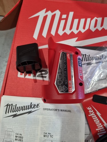 Milwaukee Womens Heated Jacket XL - New - Picture 5 of 9