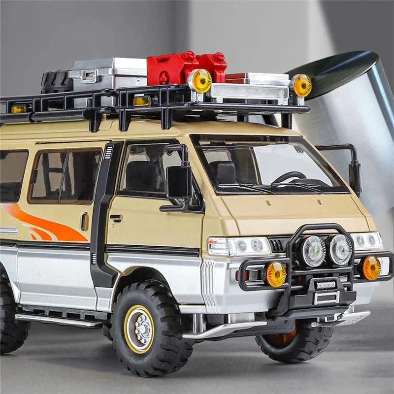 1:24 Mitsubishi Delica MPV Alloy Car Model Diecast Classic Vehicles Sound Light - Image 2 of 4