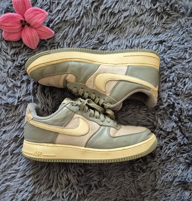 Nike Air Force 1 in der Größe 44.5.