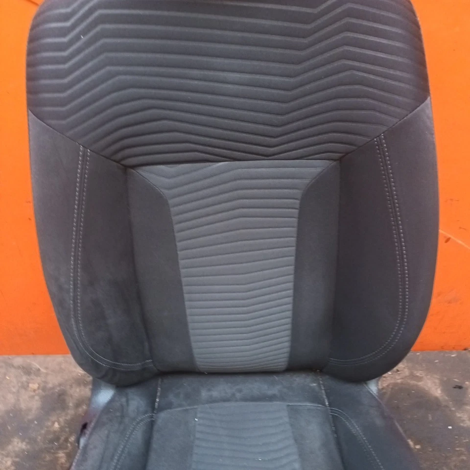 Ford Fiesta Front Seat Mk7 5 Door Drivers Offside Grey Wave Pattern 2013-2017 - Image 4 of 4