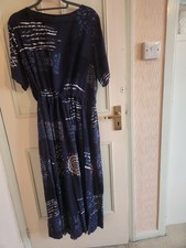 Navy blue Maxi shift dress with geometric print and pull in waist size 2XL
