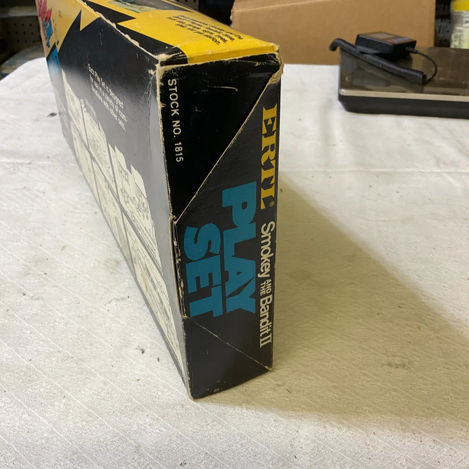 Rare ERTL Smokey and the Bandit II Playset w/ Play Surface 4 Cars & Elephant '81 - Image 3 of 4