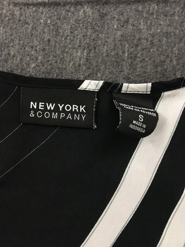 New York and Company Women's Sheer Black White V-neck Top Small S Work Summer - Picture 3 of 4