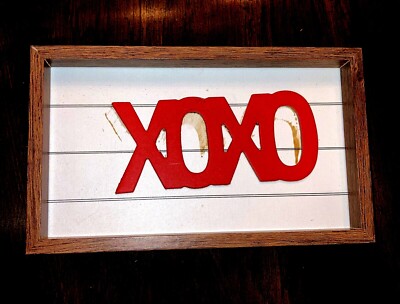 XOXO hugs and kisses  LOVE WALL PLAQUE  HANGING new