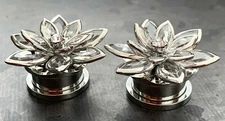 PAIR Crystal Petals Flower Steel Screw Fit Tunnels Plugs Earlets Gauges