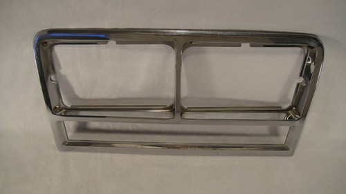 1977-1978 OLDSMOBILE TORONADO RH CHROME HEADLIGHT BEZEL TRIM MOLDING #555256 - Picture 5 of 8