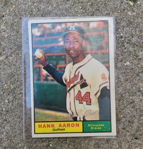 1961 Topps HANK AARON #415 Milwaukee Braves Baseball Card