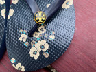 NWOB TORY BURCH MONOGRAM FLIP FLOPS Size 6 rubber thong sandals Navy Blue Floral — photo 2