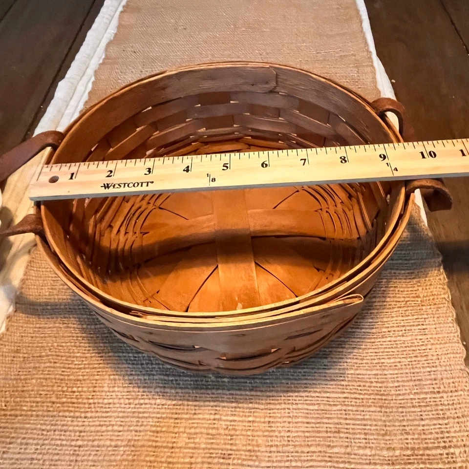 Vintage Longaberger Basket Round 9 inch Woven Leather Handle Vintage 1989 - Image 3 of 4
