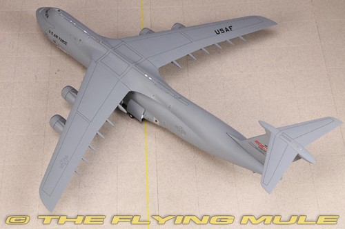GeminiJets 1:200 C-5M Super Galaxy USAF 439th AW #87-0037 - Picture 7 of 8