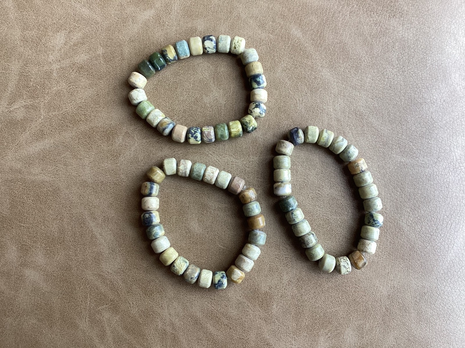 Three elastic beaded bracelets - image 1