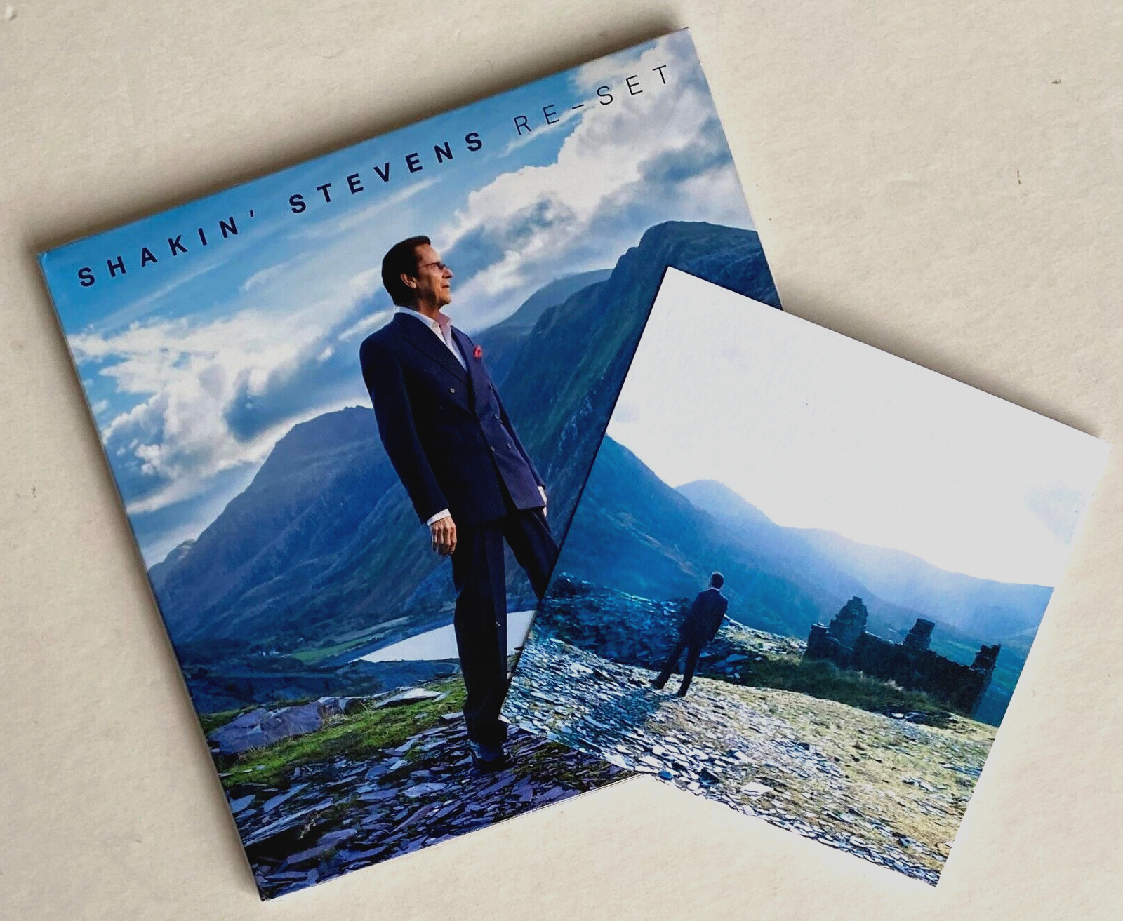 SHAKIN' STEVENS * RE-SET * ALTERNATE ART CD w/ LIMITED SIGNED ART CARD * BN&M!