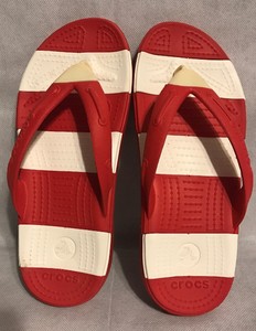 crocs beach line flip flop