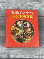Betty Crocker's Cookbook Red Pie Cover 5 Ring Binder 26th printing 1976 GOOD