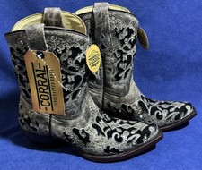NWT Corral Brown Glitter Inlay Floral Overlay Crystals Studs Snip Toe Sz 6.5 W