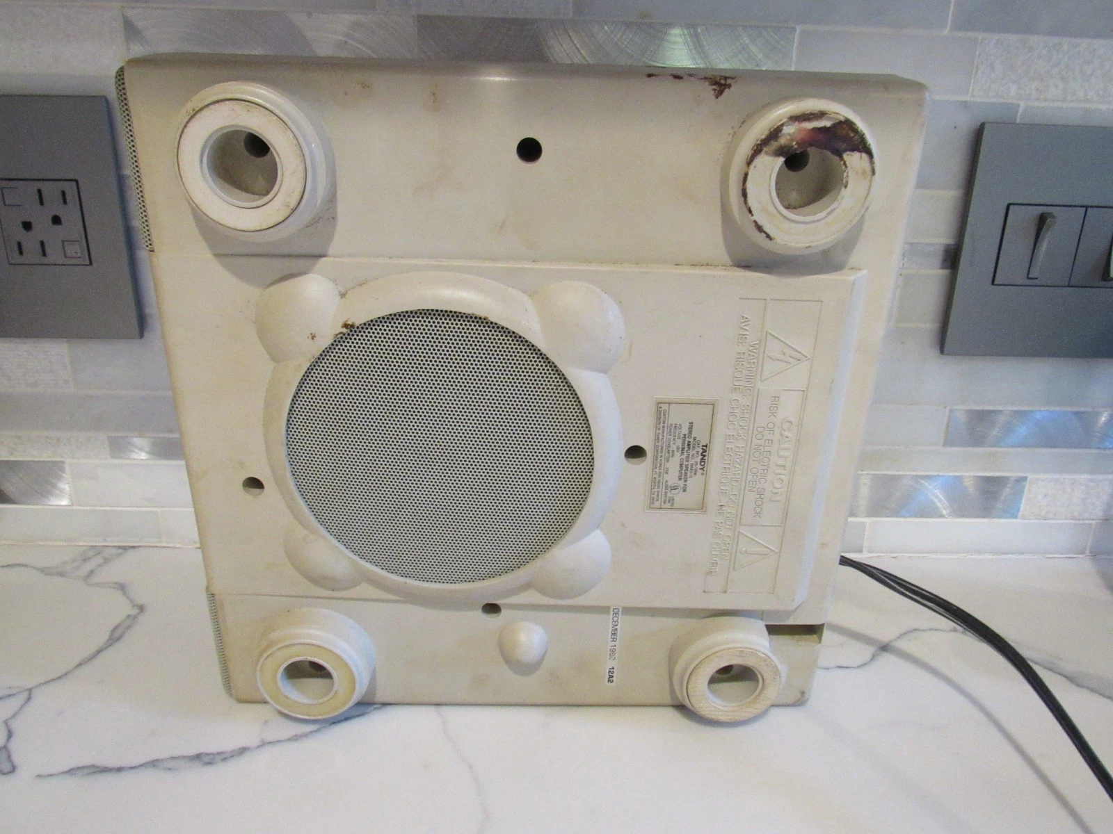Vintage Tandy MMS-10 Computer Stereo Amp Speaker System/Powers up 1992 - product detail image 7