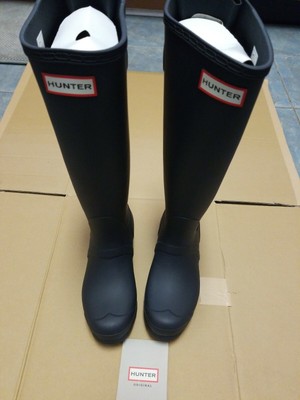hunter rain boots black grape