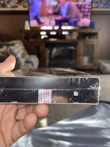 The Bridge on The River Kwai-Sealed/NOS-1991 VHS Columbia Classics- Fast Ship! - Picture 2 of 2