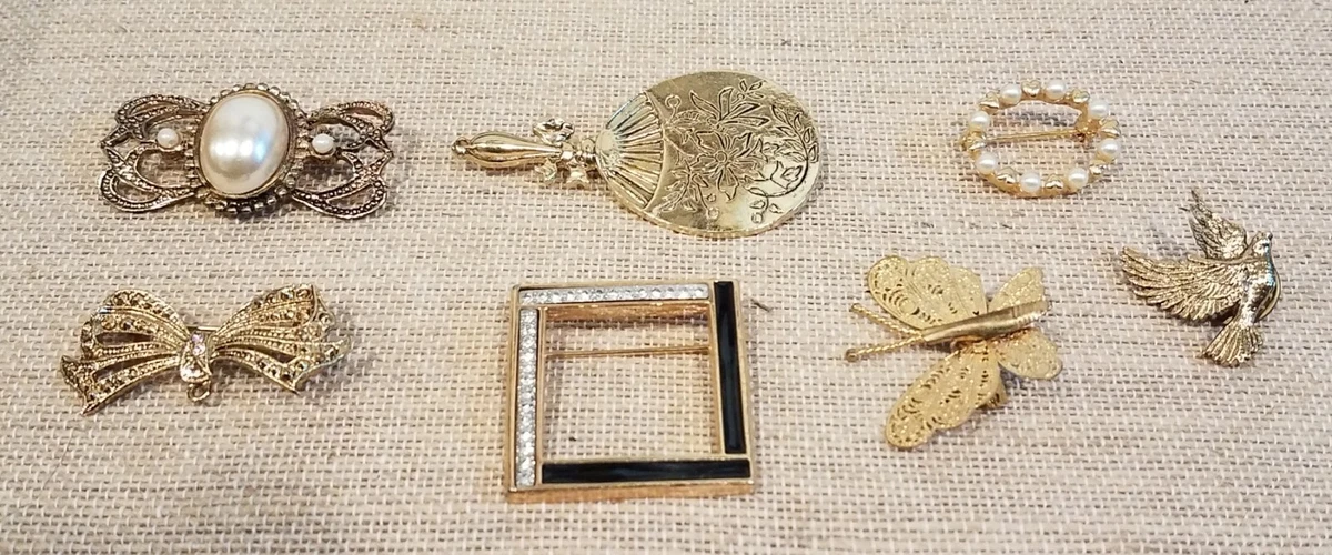 Lot of 7 Small Vintage Gold Tone Brooch/Pins Size 1 to 2 1/4