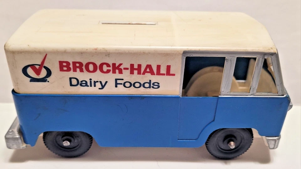 VINTAGE COMO PLASTICS BROOK-HALL DAIRY FOODS DELIVERY VAN PROMO BANK - Image 3 of 4