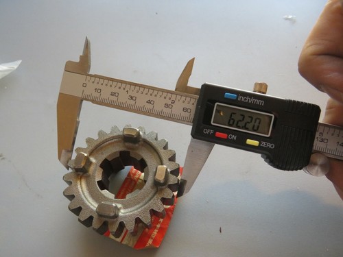 NOS Suzuki DR250 DR350 DR-Z250 Genuine Transmission 6th Drive Gear 24361-14D01 - Picture 6 of 9