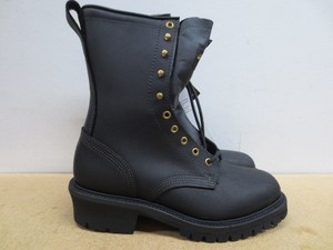 round toe pull on boots