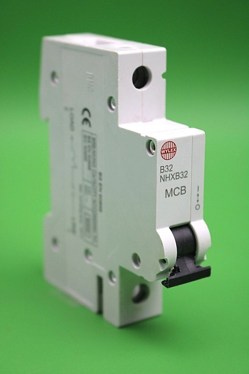 Basi Interruttori BS3871 Interruttori Magnetotermici Wylex B6, B10, B16, B20, B32, B40 - Usati Ma Funzionanti, Con/senza Basi Interruttori Usati - Foto 5