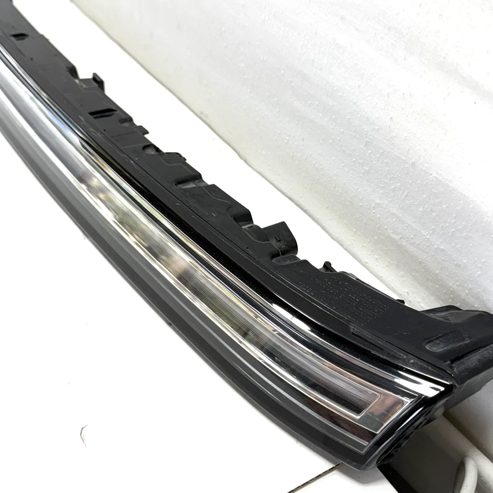 Barra de luz Volkswagen Atlas/Atlas Cross Sport fabricante de equipamento original 2024 3CN.941.653.B - Imagem 4 de 4