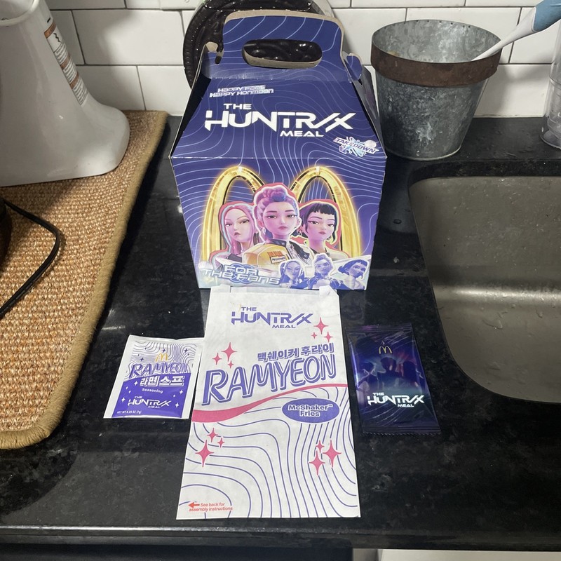 McDonald’s K Pop Demon Hunter The Huntrix Meal Box, Seasoning, and Sealed Card