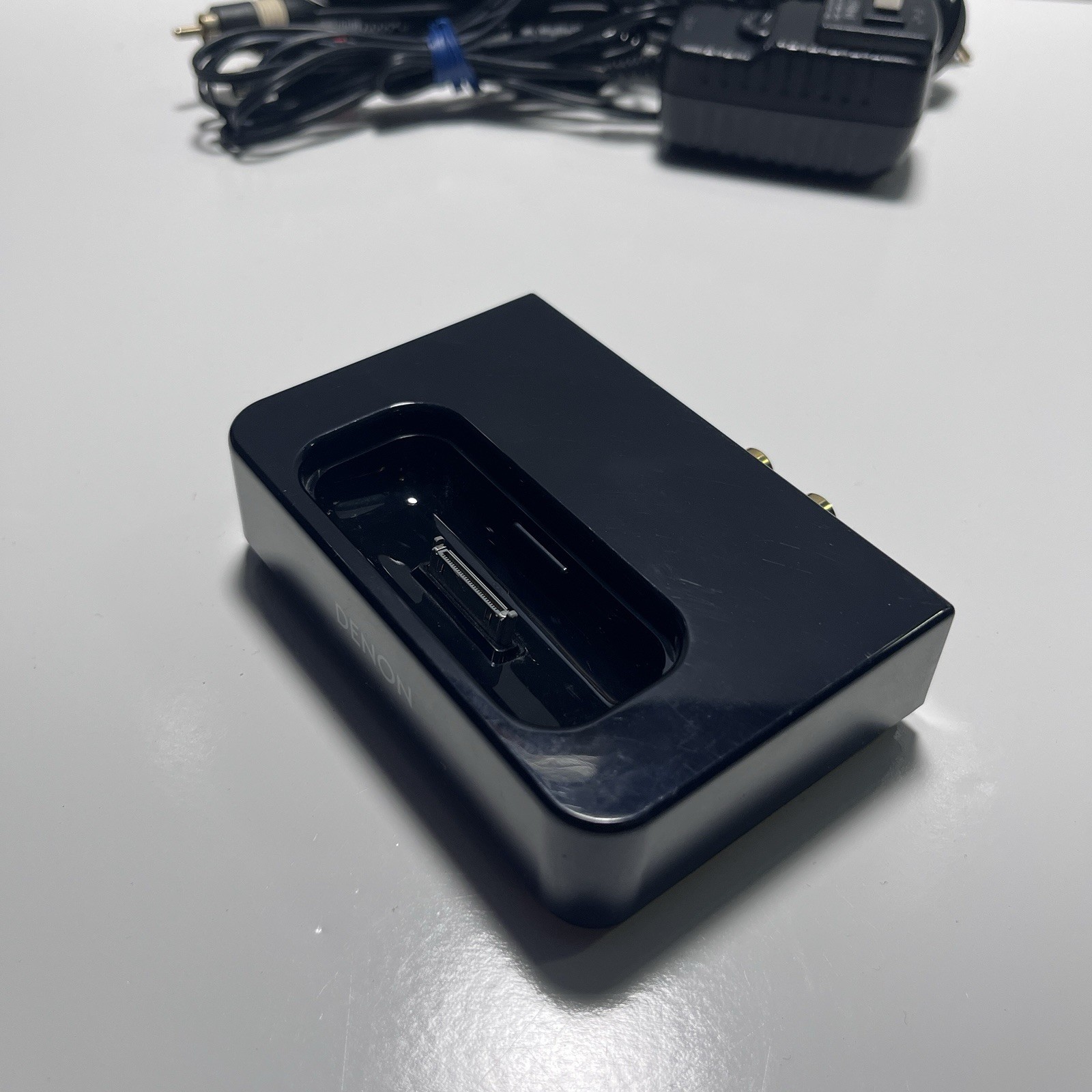 Denon ASD-11R Docking Station for Apple iPod Includes Power Audio Cables