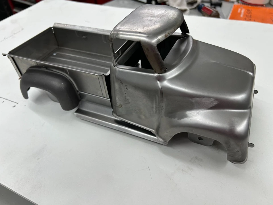 Reproducción de cuadro de camioneta pickup Tonka 1955 a 1957 Foto 3 de 3