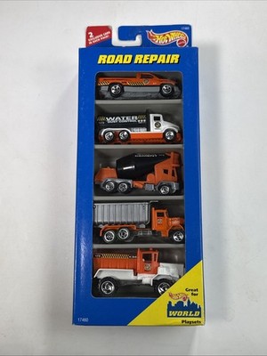 Hot Wheels Gift Pack ROAD REPAIR 1996 Dump Truck, Construction 5 Cars Sealed