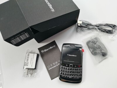 BlackBerry Bold9900、9700三台セット BlackBerry Bold 9780 - 512 MB - 3G 5MP microSDHC GPS Black/White