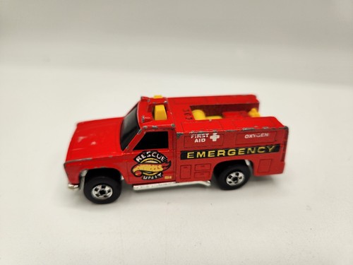 Vintage Hot Wheels 1974 Fire Truck Emergency Unit 51 First Aid Oxygen Redline - Picture 1 of 4