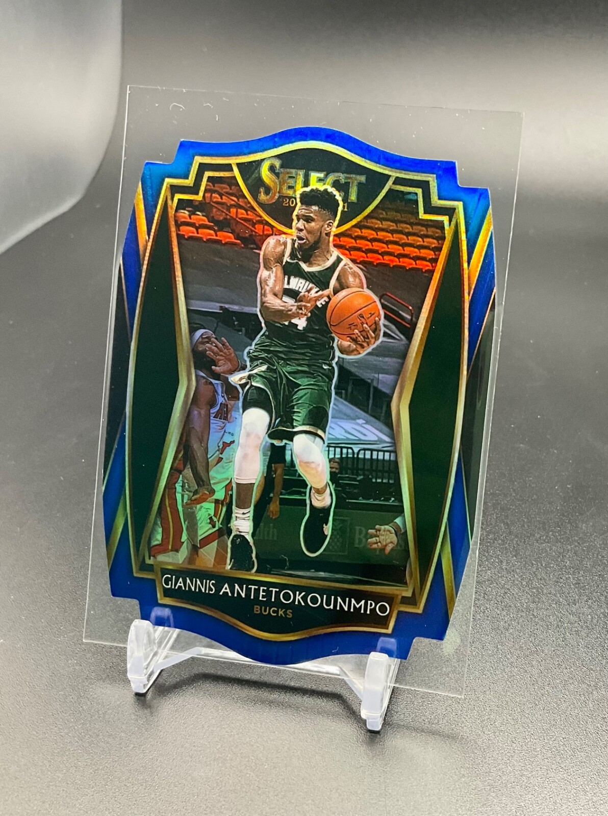 2020-21 Select Premier Level GIANNIS ANTETOKUNMPO Blue Die Cut #d/249-Bucks