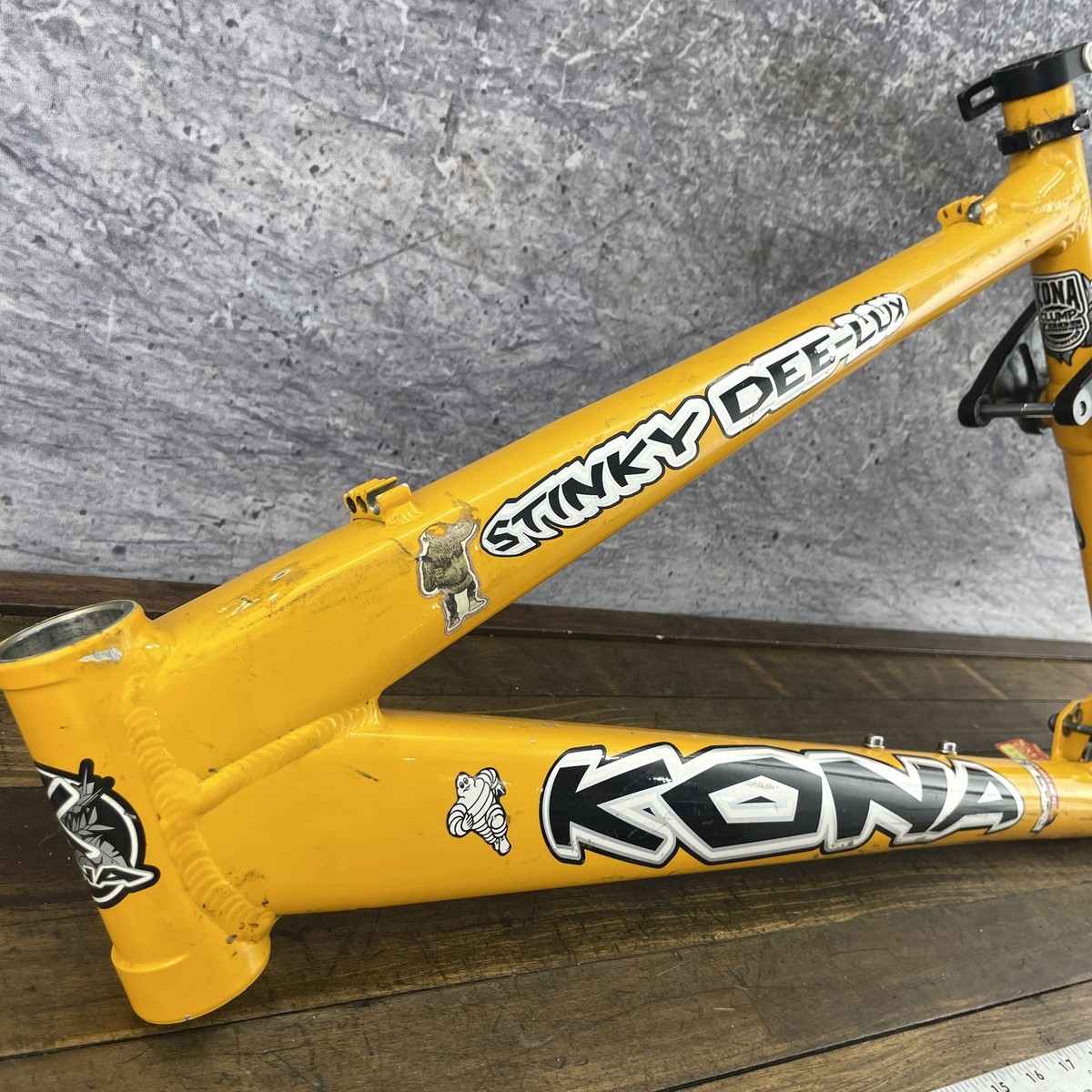 【値下げ】KONA STINKY 2003 DH FR MTB 26″用フレーム 値下げ】KONA STINKY 2003 DH FR MTB 26″用フレーム - メルカリ
