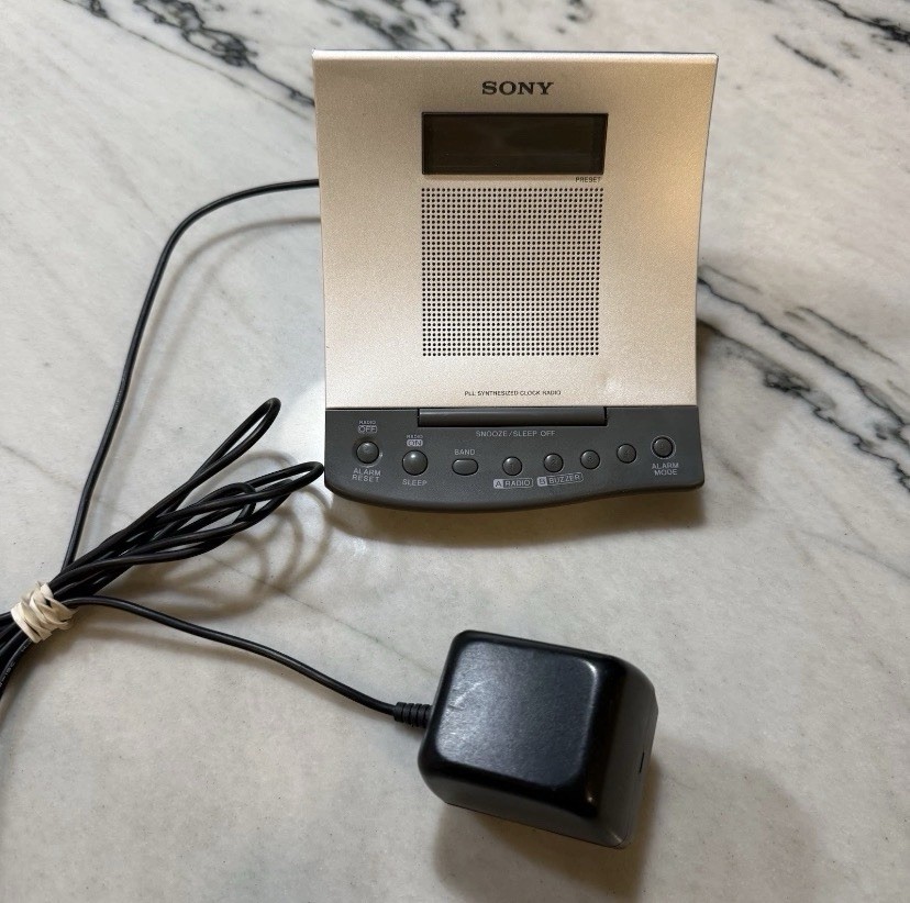 Am/fm Radio Digital Display  Icf-703  Tested