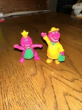 The Lyons group 1993 set of 2 Barney figures 2.5 inches tall