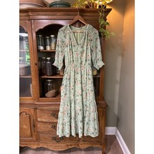 Feminine Green Floral V-Neck Summer Dress Cottagecore Springtime