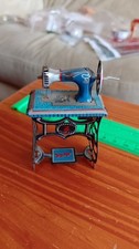 ZZ German tin sewing machine toy, hanger vintage, dolls house