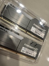 G.Skill Trident Z  16GBシルバー　新品未使用 G. SKILL Trident Z RGB 16GB DDR4 3200 MHz PC4-17000 (F4-3200C16D