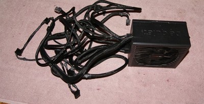 Be Quit Straight Power Model E10-CM-700 Watt / 80 Plus Gold *Alle Kabel*