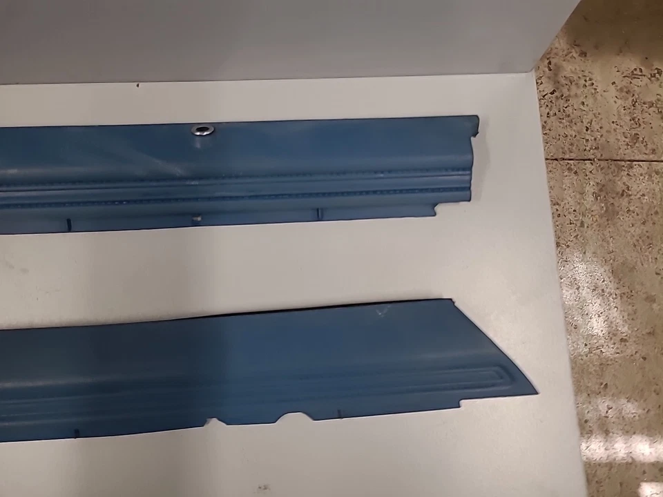 1973-76? Paneles interiores superiores para puertas Plymouth Duster Foto 4 de 4