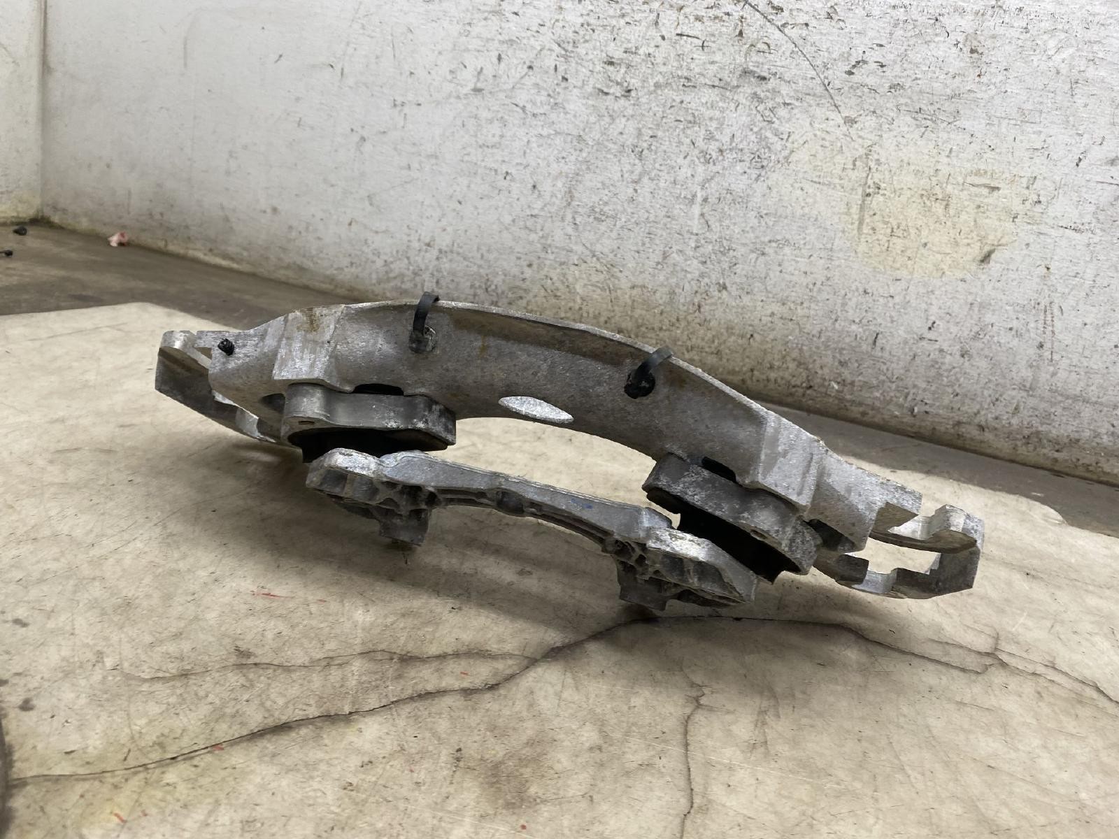 Aston Martin DBX 2020-2024 Transmission P/N MY83184774AB