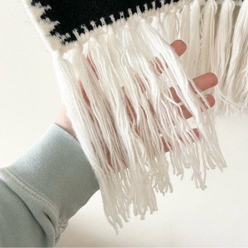 525 Black and White Boucle Fringe Scarf - Picture 3 of 7